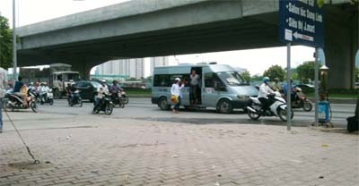 Xe “dù”, bến “cóc” lộng hành trước ngày sĩ tử “lai kinh ứng thí”